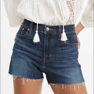 🚨leaving soon🚨LEVIS 312 SHAPING SLIM SHORTS